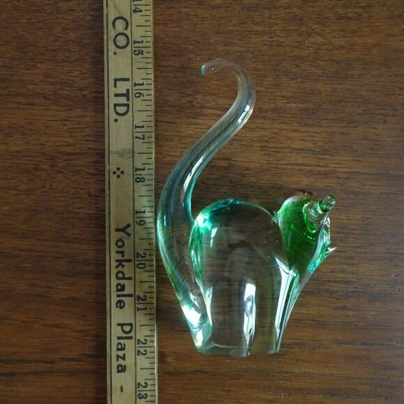Chalet Glass Cat Figurine - Picture 8 of 10